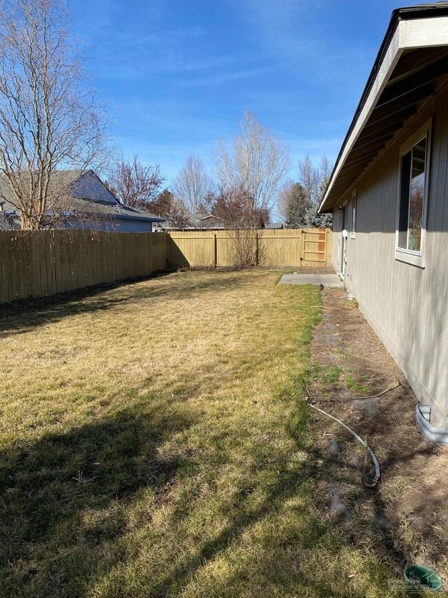 3116 SW Quartz Ave, Redmond, OR 97756 - photo 4