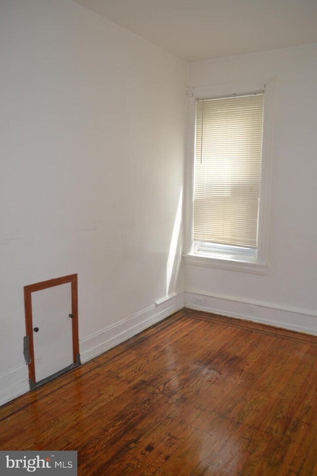 5004 Cedar Ave unit SECOND FLOOR UNIT 2, Philadelphia, PA 19143 - photo 6