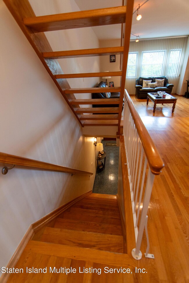 70 Cotter Ave, Staten Island, NY 10306 - photo 7