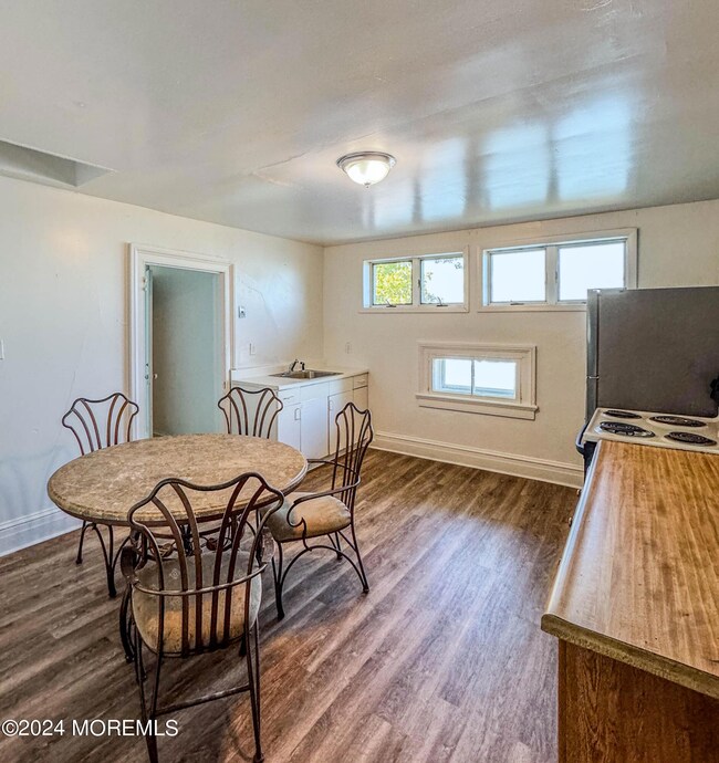 85 1st St unit Third Floor, Keyport, NJ 07735 - photo 6