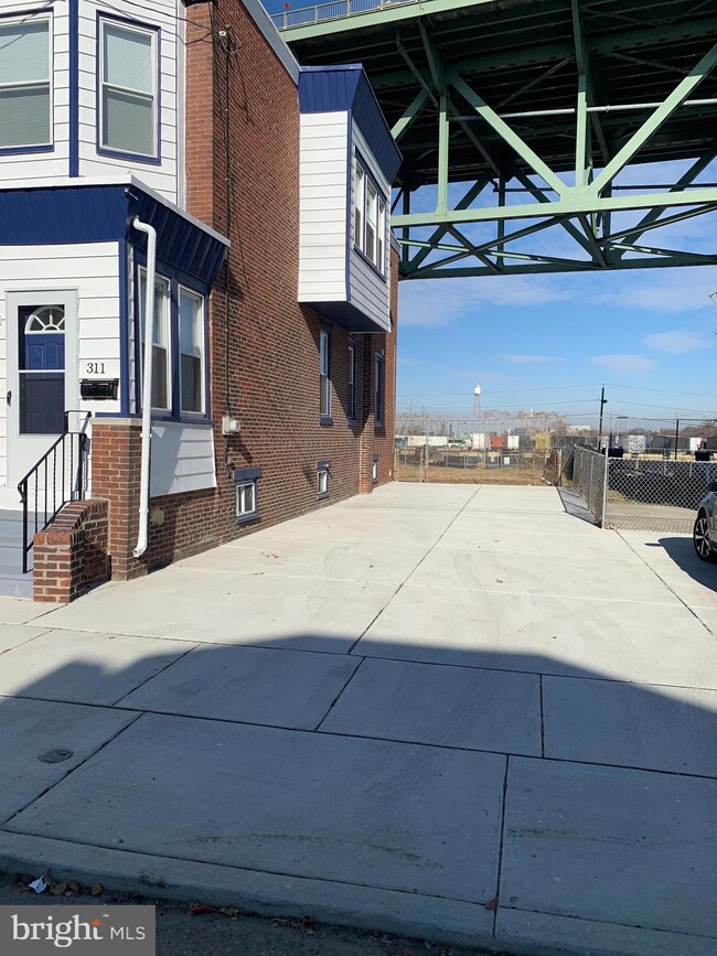311 Sherman St, Gloucester City, NJ 08030 - photo 2