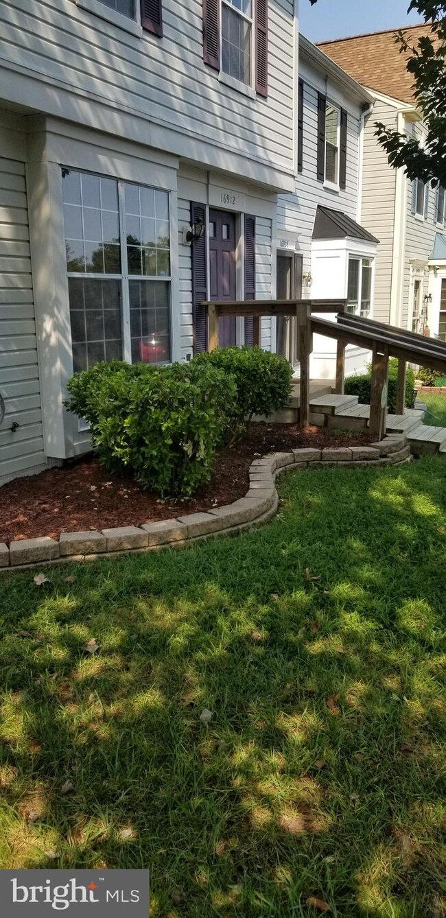 16912 Jed Forest Ln, Woodbridge, VA 22191 - photo 2