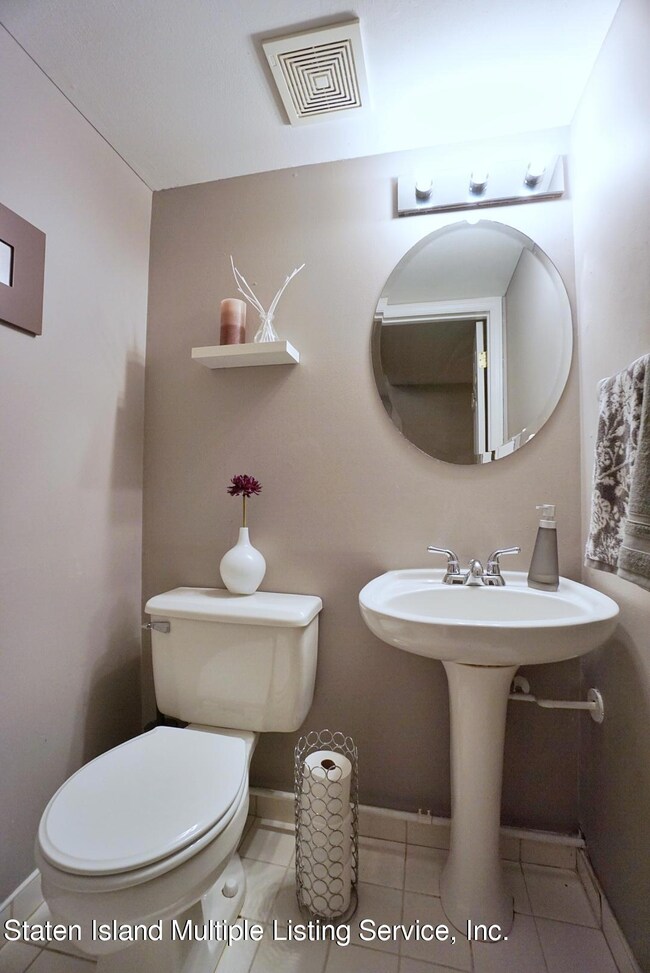 17 Rutherford Ct, Staten Island, NY 10309 - photo 3