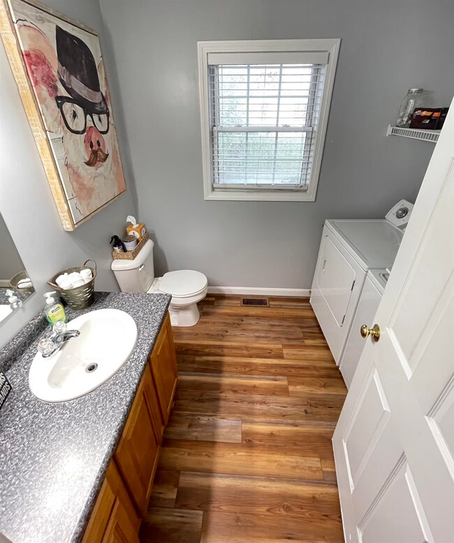 608 Silver St unit 7, Manchester, NH 03103 - photo 3