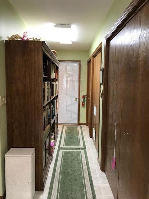 817 Kirkwood Dr, Grand Forks, ND 58201 - photo 2