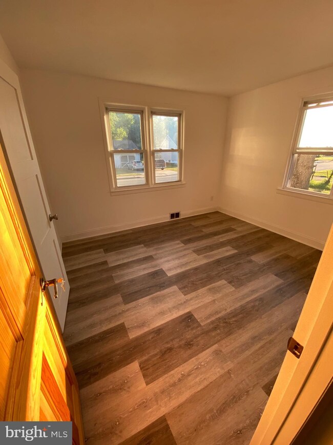 120 Annapolis Rd, Pennsville, NJ 08070 - photo 2