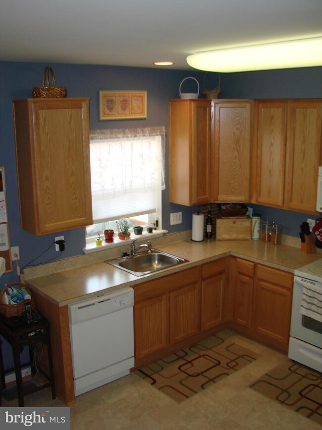 12913 Yellow Jacket Rd, Hagerstown, MD 21740 - photo 6