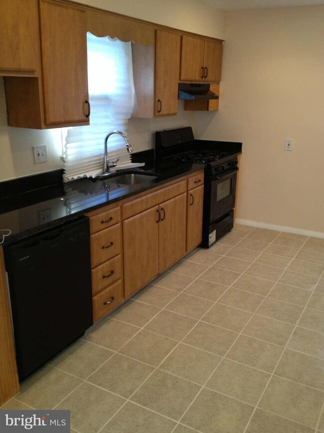 2112 Vermont Ave, Hyattsville, MD 20785 - photo 7