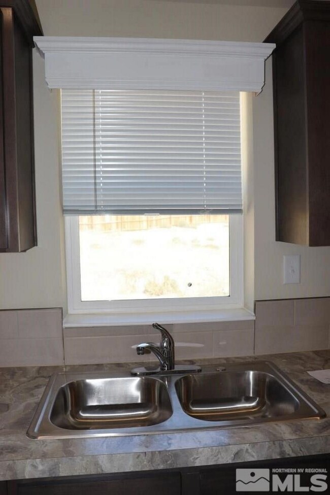 295 Paradise Ave, Winnemucca, NV 89445 - photo 7
