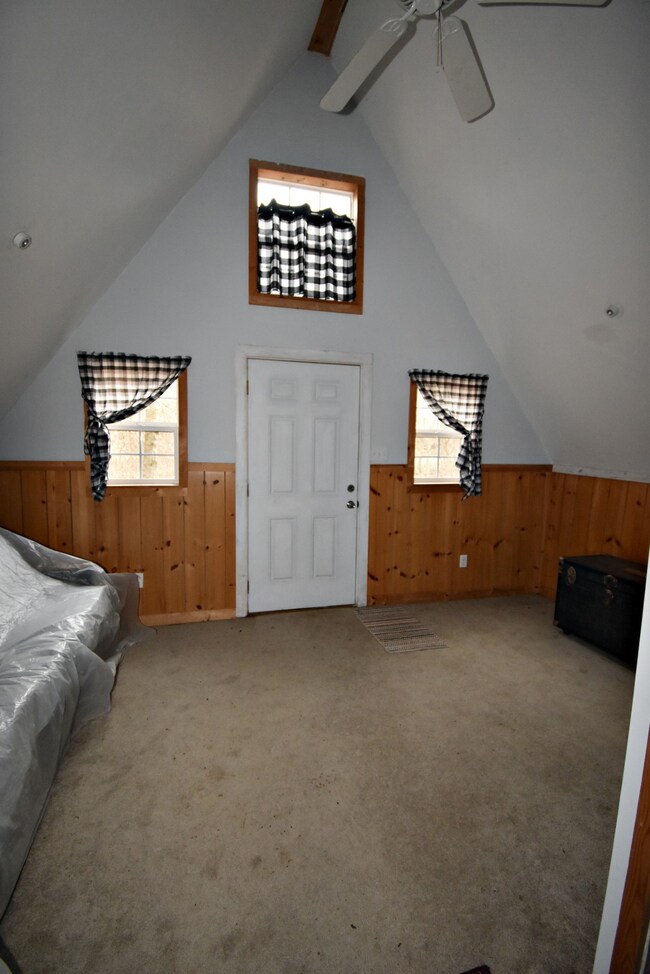 1025 Hurricane Creek Rd, Linden, TN 37096 - photo 4