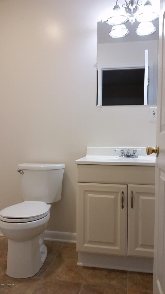 512 Delmar Rd, Jacksonville, NC 28540 - photo 7