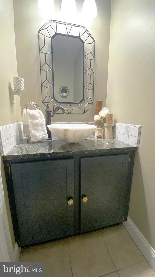 1417 Sentry Ln, Norristown, PA 19403 - photo 5