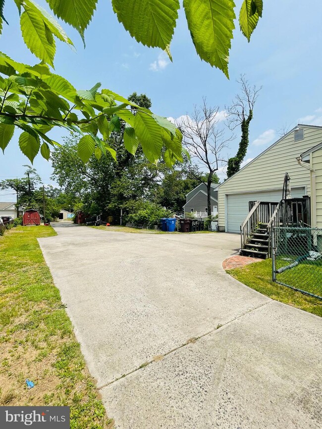 709 Bridgeboro St, Riverside, NJ 08075 - photo 6