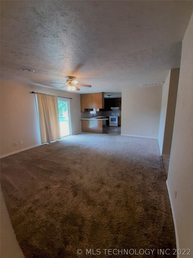 Living Room/Kitchen
