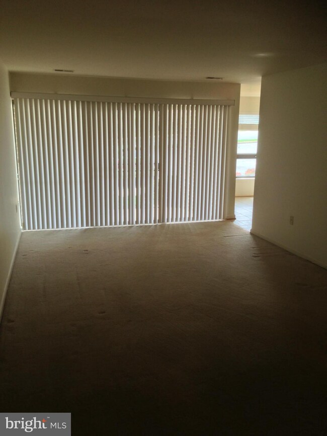 425 Christopher Ave unit T-1, Gaithersburg, MD 20879 - photo 4