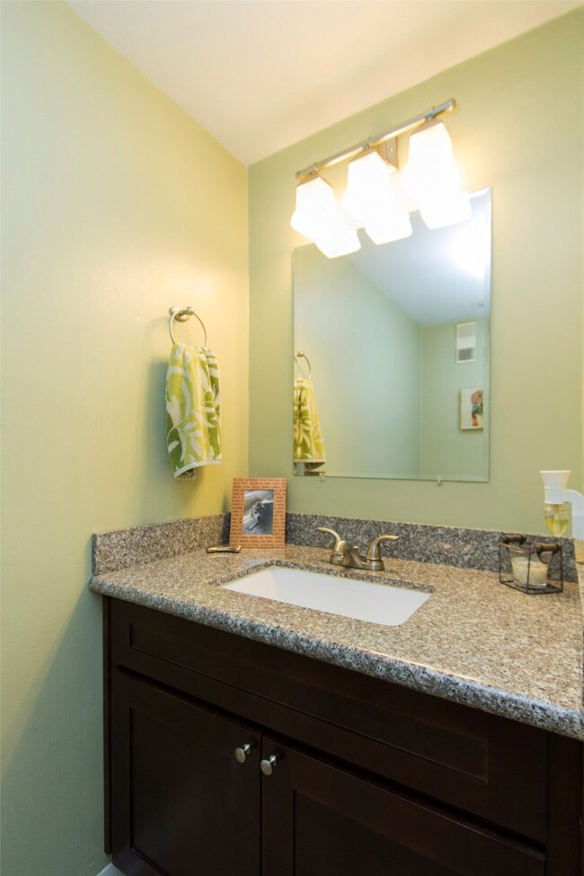 10260 Longmont Dr unit 5, Houston, TX 77042 - photo 6