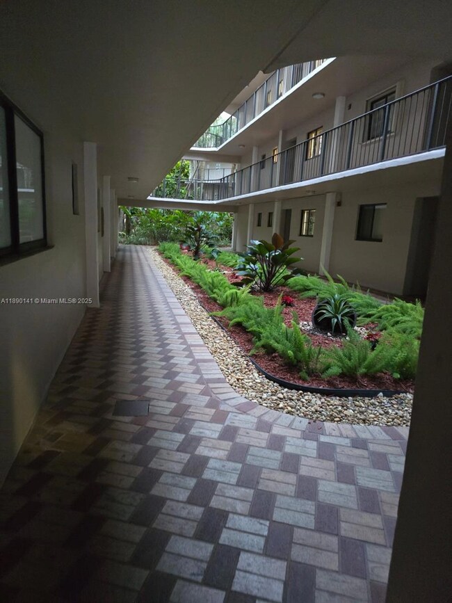 8400 SW 133rd Avenue Rd unit 107, Miami, FL 33183 - photo 2