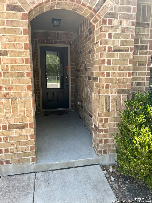 10822 Shaenmeadow, San Antonio, TX 78254 - photo 3