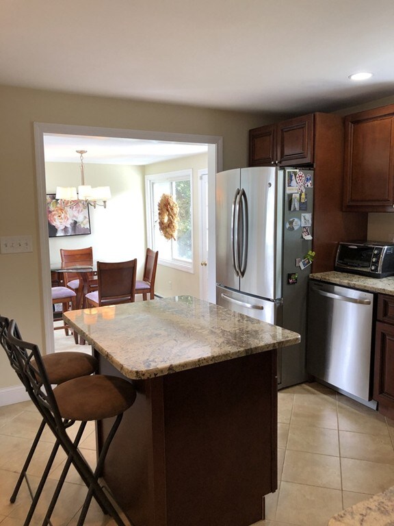 19 Hourihan St, Peabody, MA 01960 - photo 2