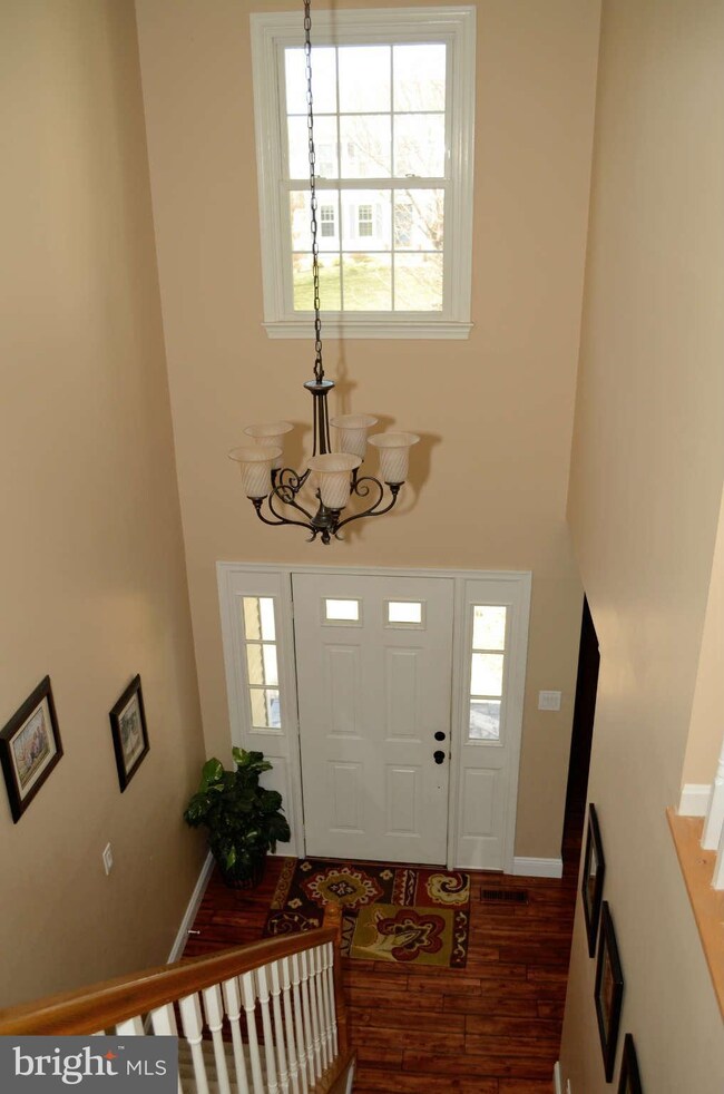 37834 Remington Dr, Purcellville, VA 20132 - photo 2