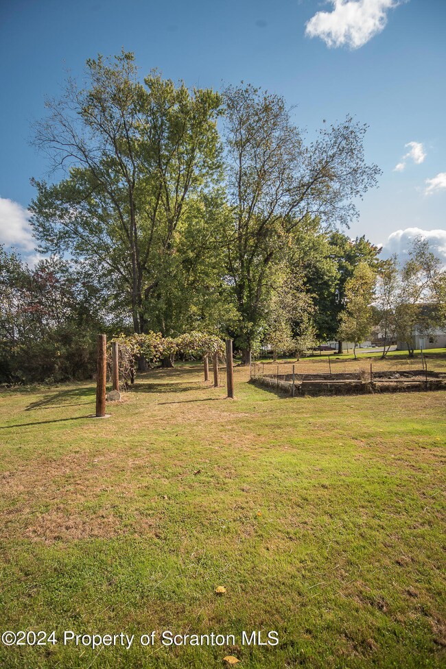403 Main St, Moosic, PA 18507 - photo 7