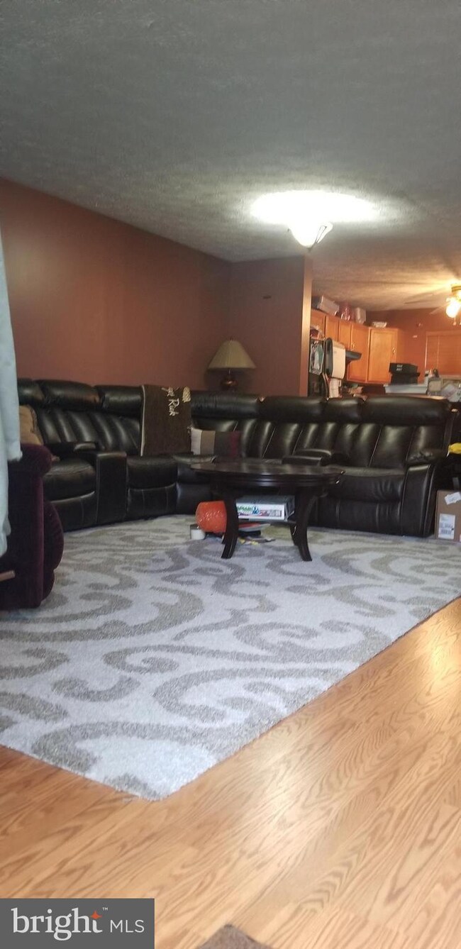 10424 Vista Gardens Dr, Bowie, MD 20720 - photo 2