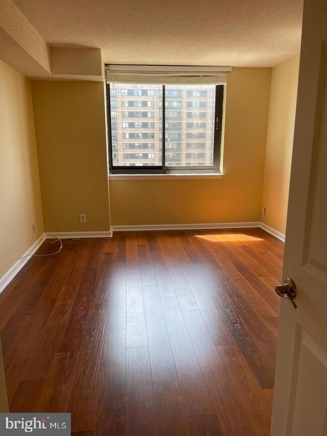 Skyline Square North and South unit 2102N, Baileys Crossroads, VA 22041 - photo 6