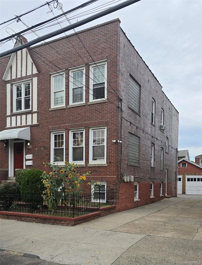 2887 E 194th St, Bronx, NY 10461 - photo 3