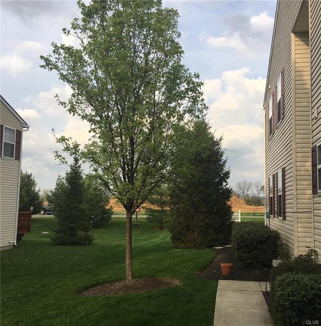 6845 Hunt Dr, Macungie, PA 18062 - photo 3