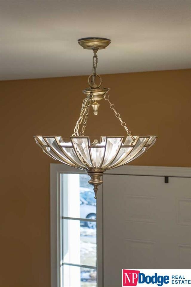 2406 S Mineral Dr, Papillion, NE 68046 - photo 2