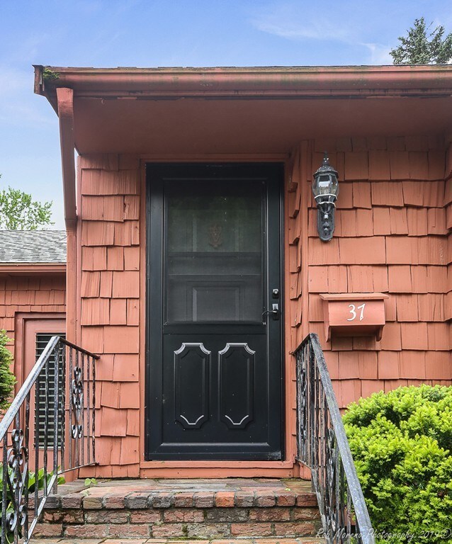 37 Martinack Ave, Peabody, MA 01960 - photo 4