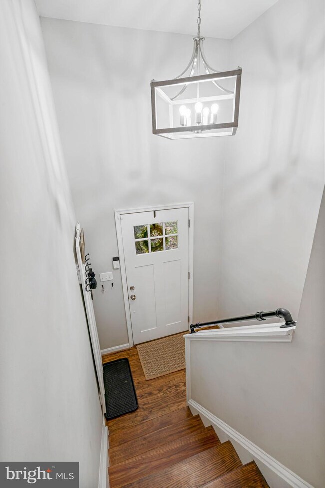 7502 Elmores Ln, Warrenton, VA 20187 - photo 3