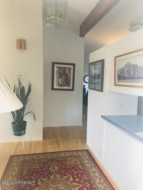 1711 Mission Rd Entry