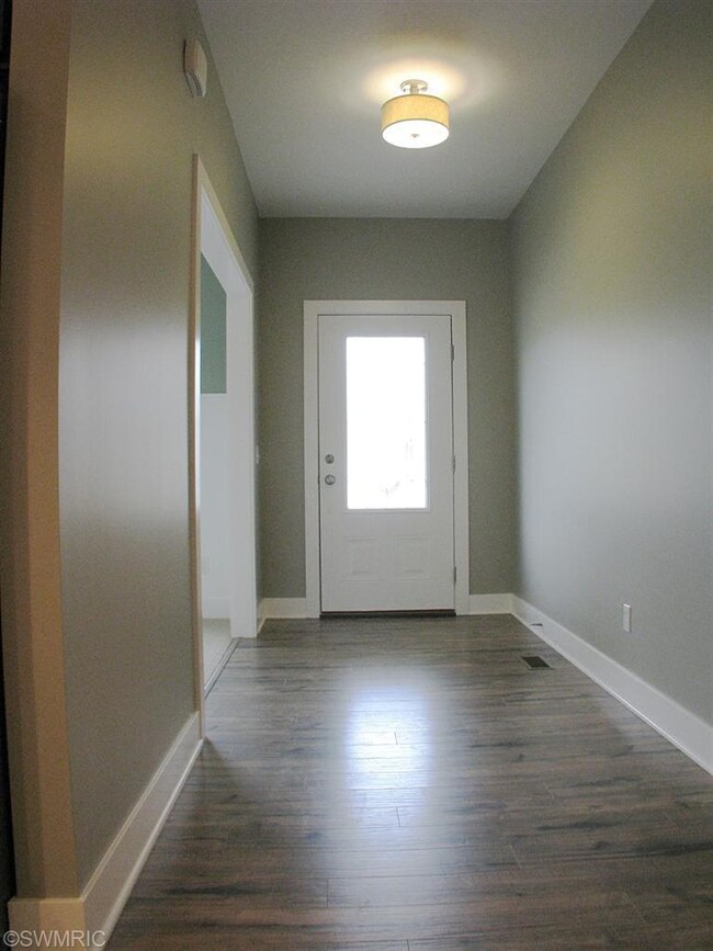 2490 Nuttall Ct unit 11, Holland, MI 49424 - photo 2