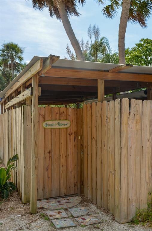 2646 NE Hickory Ave, Jensen Beach, FL 34957 - photo 4