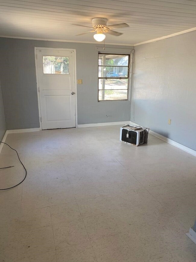 1210 Gillespie Ave, Albany, GA 31707 - photo 2