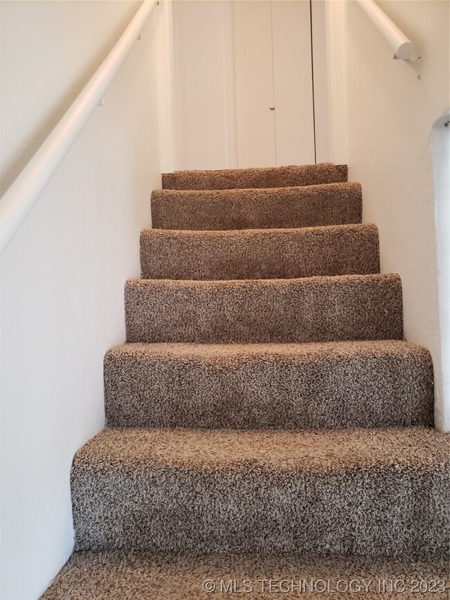 110 E 9th St S, Claremore, OK 74017 - photo 4