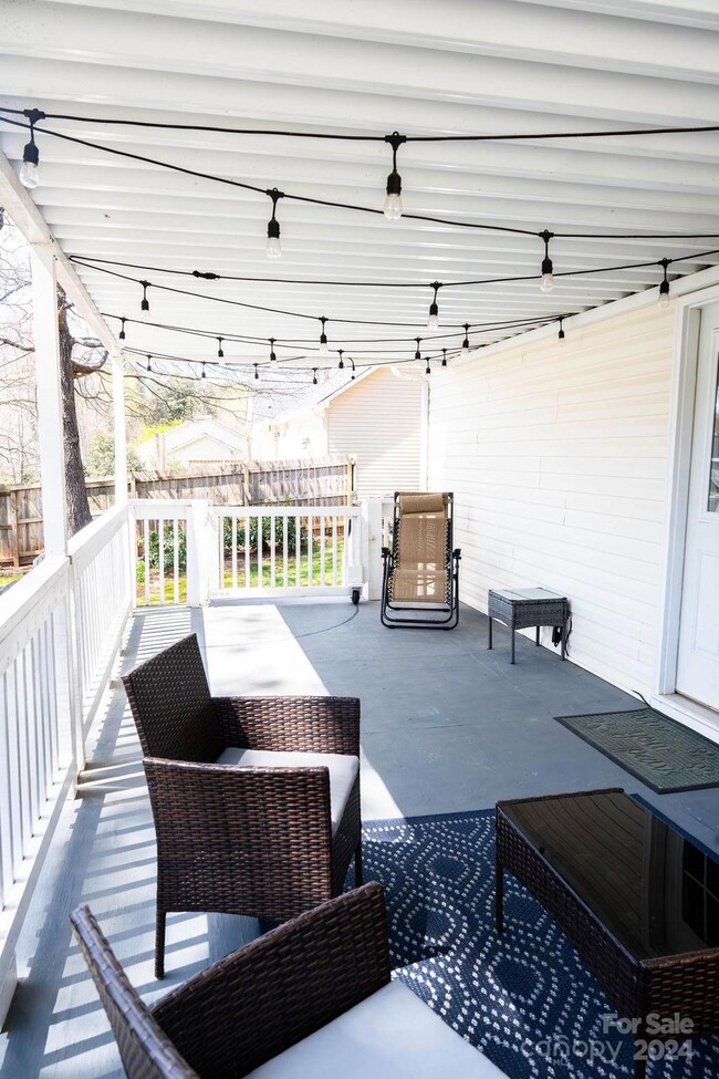 Easy access to fenced backyard