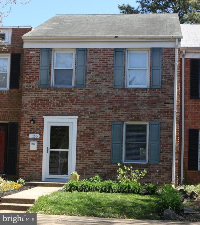 126 Dumbarton Dr, Annapolis, MD 21403 - photo 2