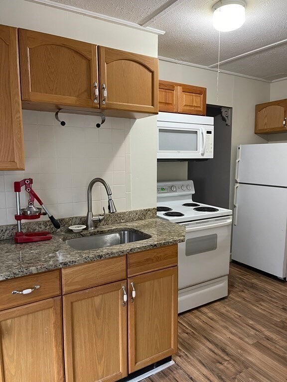 14 Central Ct unit 1, Beverly, MA 01915 - photo 2