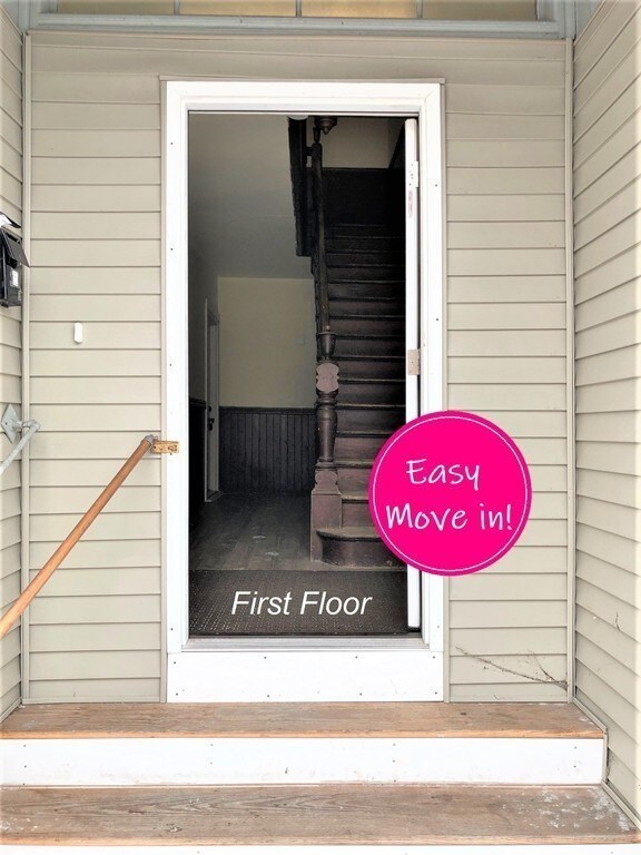 56 Pine St unit 1, Holyoke, MA 01040 - photo 2