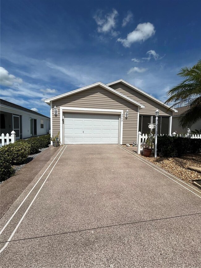 3742 Viscaya Ct, The Villages, FL 32163 - photo 2