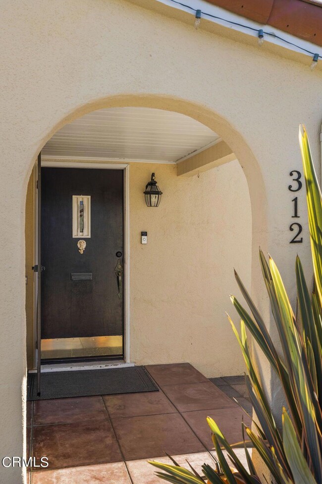 4-web-or-mls-UpmarketMedia-312NBrent-146