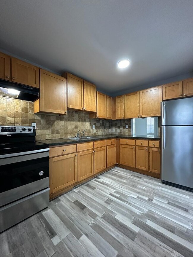 1532 SW 5th Place unit C, Fort Lauderdale, FL 33312 - photo 2