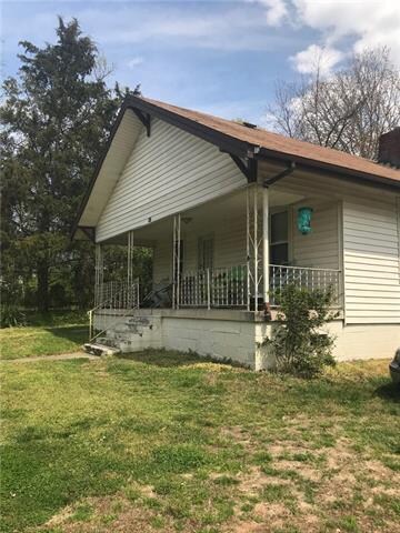 407 27th St SW, Hickory, NC 28602 - photo 2