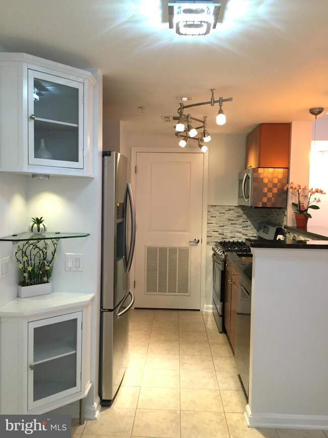 The Crescent unit 604, Silver Spring, MD 20910 - photo 3