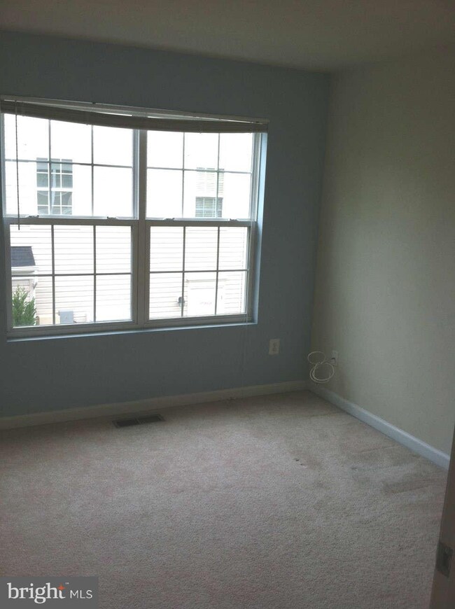 11125 Wortham Crest Cir unit 32C, Manassas, VA 20109 - photo 2