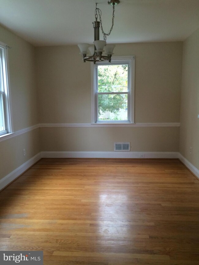 3135 Woodring Ave, Parkville, MD 21234 - photo 6