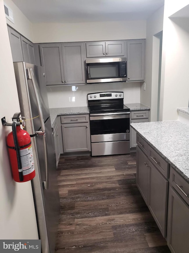 33 Dover Dr, Lindenwold, NJ 08021 - photo 3