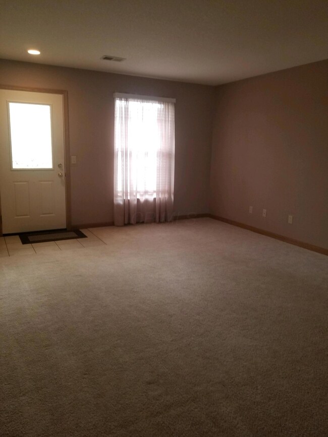 3794 Yale living room 2